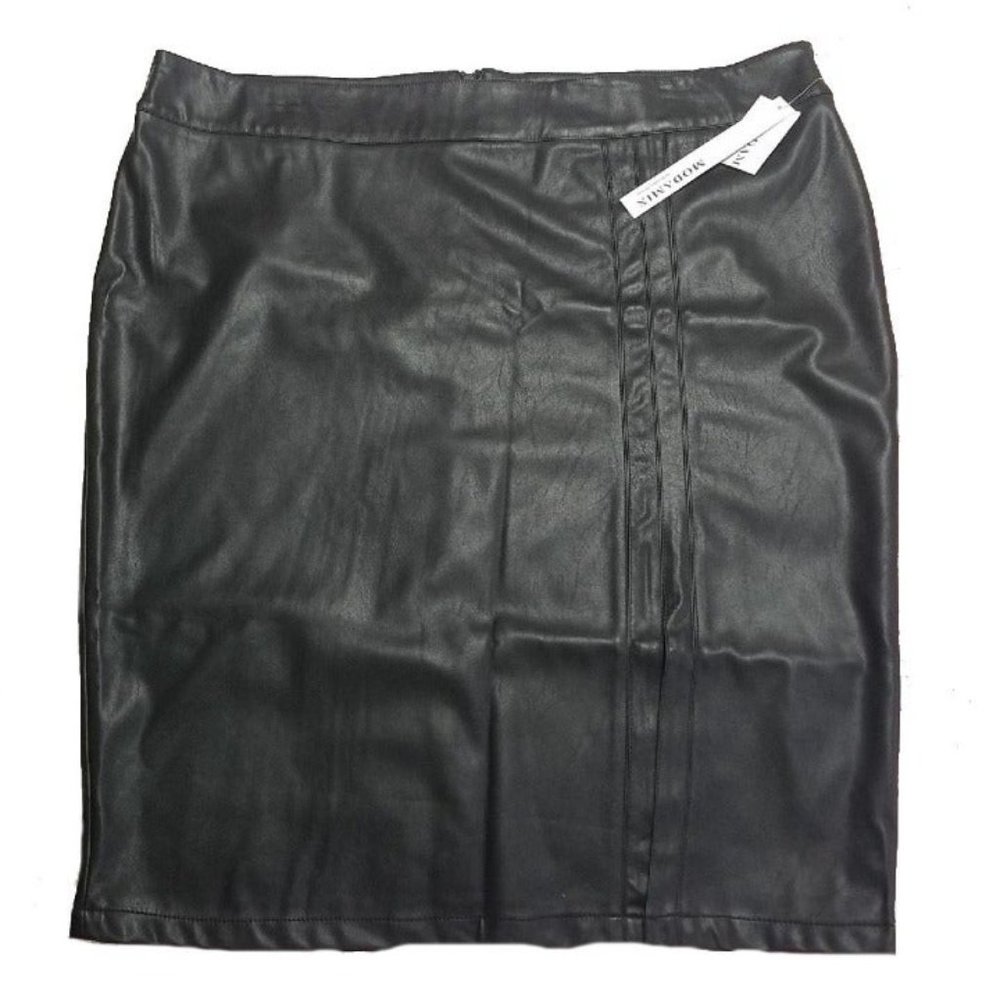 Modamix faux vegan leather skirt  w/front slit 22W